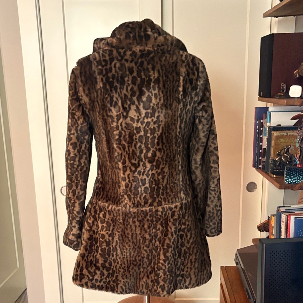 Free People Leopard Print Faux Fur Swing Coat. Like new! Xs - Picture 3 of 7